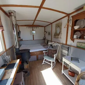 Meadowbeck - Shepherd Huts Fylingdales