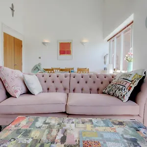 Beautiful Duplex Penthouse - Roof Garden, Views, Parking United Kingdom